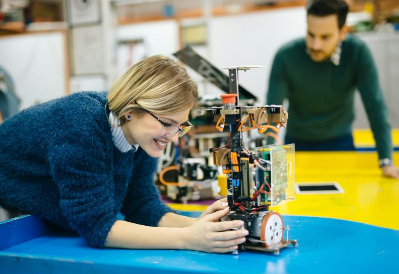 robotics-engineer-students-teamwork.jpg
